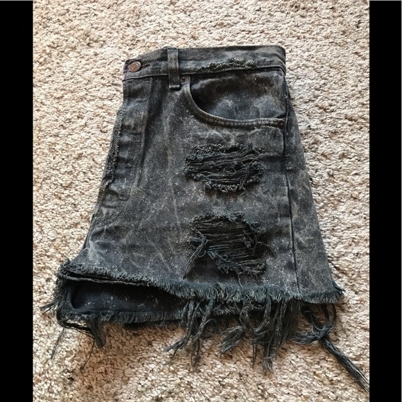 Levi’s | distressed high waist shorts - Picture 3 of 7